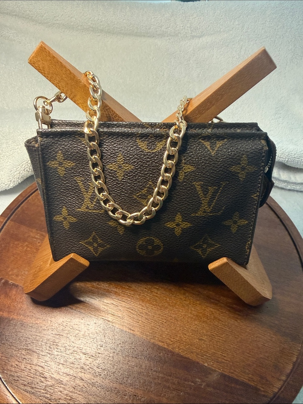 Louis Vuitton Pochette Toilette 15 Wristlet/Clutch with chain and insert